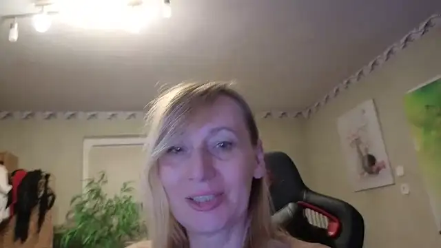 HotLana69's Live XXX Chat