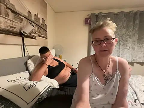 Show Webcam de Curvy-Jinx