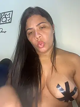 Chatroom XXX en direct de ZahraAmira_