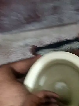 tamil_boy_anytime: διαδικτυακό σόου στην κάμερα