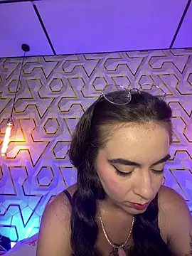 MelanyyJhonson15 XXX чат на живо