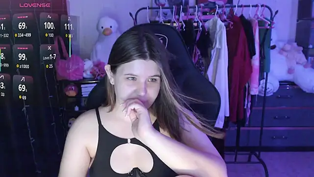 AmyVibess' Live XXX Chat
