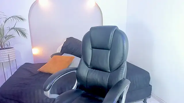 Chat +18 de Nicol_jenner01 ao vivo