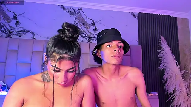 candyandmarilyn élő XXX-chatje