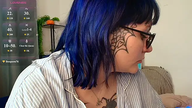 Chat +18 de TatteredHalo ao vivo
