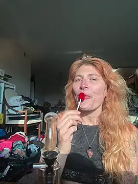 צ'אט XXX בשידור חי של ArielDawn
