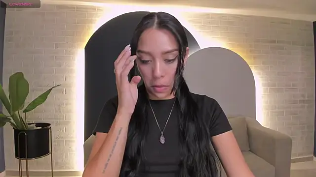 Chat +18 de AmaliaCrus ao vivo
