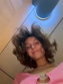 -AngelAri- Chat XXX in diretta