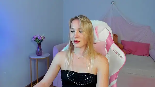 Chat XXX en directo de ElaraVoltage