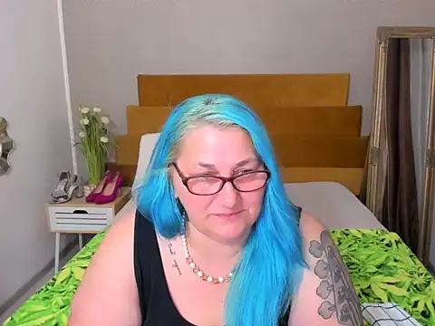 Sugarmommy_69X élő XXX-chatje