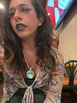 Chat +18 de TranSexualJade95 ao vivo