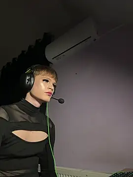 دردشة FemboyShow الجنسية المباشرة