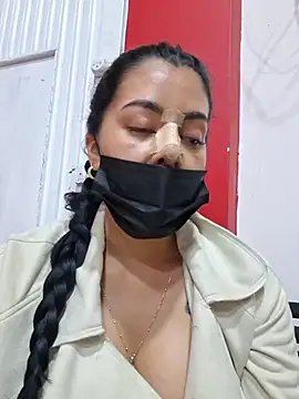 Luianna Adlı Modelin Canlı XXX Sohbeti