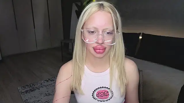 Luna_Beverly Adlı Modelin Canlı XXX Sohbeti