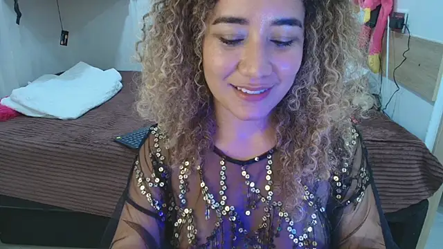 Chatroom XXX en direct de Charlotte11-11