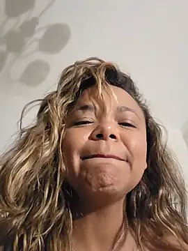 Chat XXX en directo de Yagodit