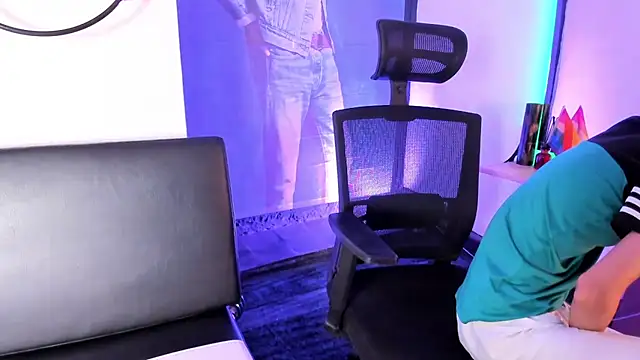 Chat XXX en directo de anddy_hugecock
