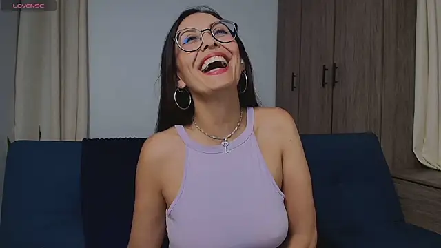 Chatroom XXX en direct de Swetisabella01