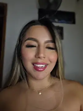 CelesteBlaze_ Adlı Modelin Canlı XXX Sohbeti