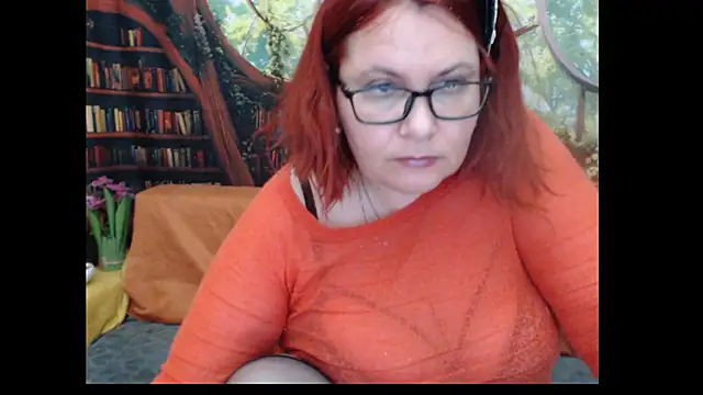 PlayfullMature's Live XXX Chat