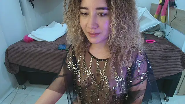 Chat XXX ao vivo de Charlotte11-11