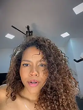 CurlyOopsieXXX's Live XXX Chat