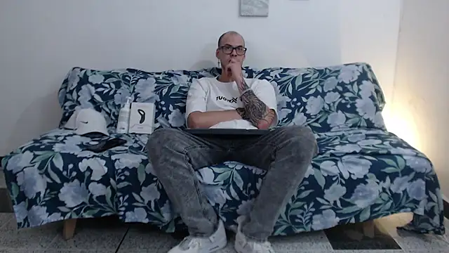 Živý XXX chat Vlad__night