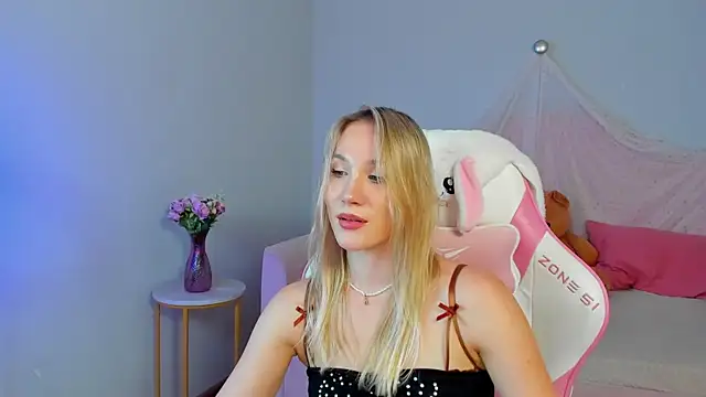 ElaraVoltage Chat XXX in diretta