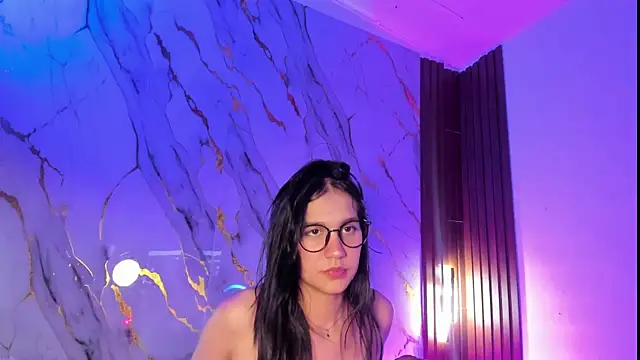 Emmiicute's Live XXX Chat