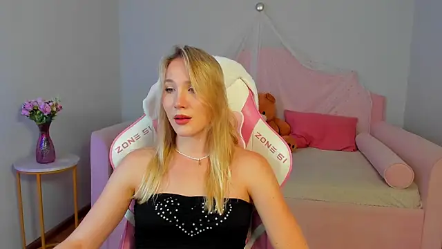 ElaraVoltage Chat XXX live