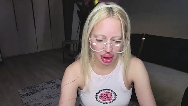 Luna_Beverly Chat XXX in diretta