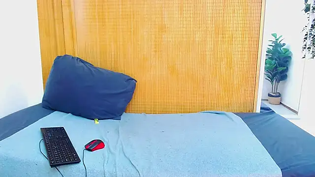 AddictiveMassiveBooty's Webcam Show