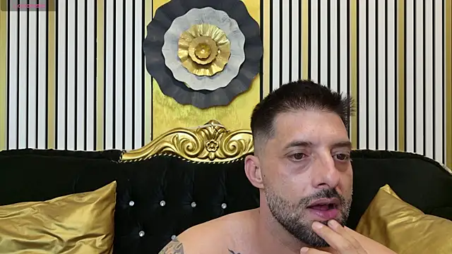 Chat +18 de TommyDum ao vivo