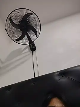 צ'אט XXX בשידור חי של _Linda_88