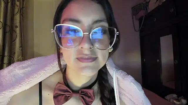 Lucy_Doll85's Live XXX Chat