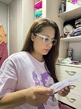 Chat XXX Live Pretty__Milf