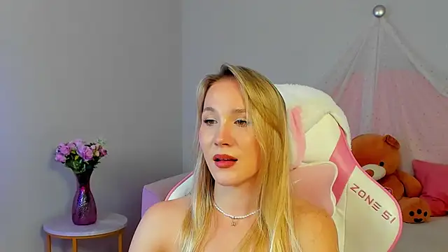 ElaraVoltage 라이브 XXX 채팅