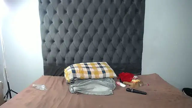 Queenxxxjesy 现场XXX聊天