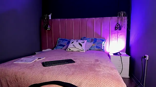 Azahara_18 Adlı Modelin Canlı XXX Sohbeti