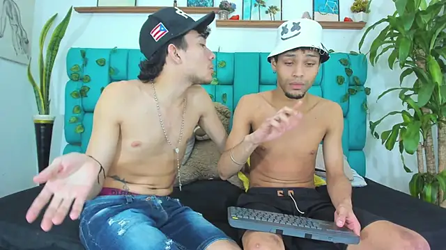 צ'אט XXX בשידור חי של STRANGER_BOYS