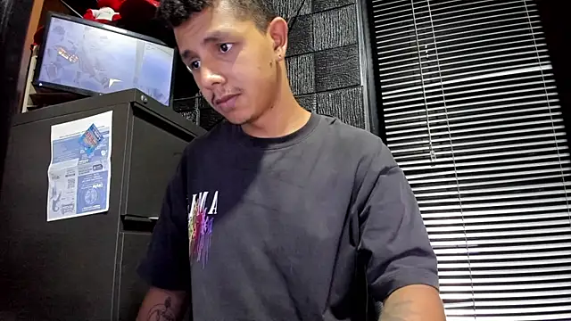 boy_bigcock24cm's Live XXX Chat