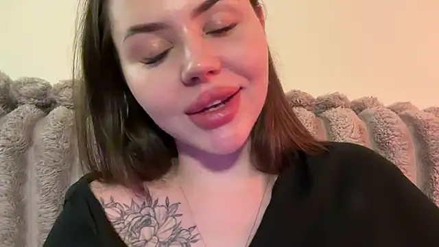 צ'אט XXX בשידור חי של AlmaryKim
