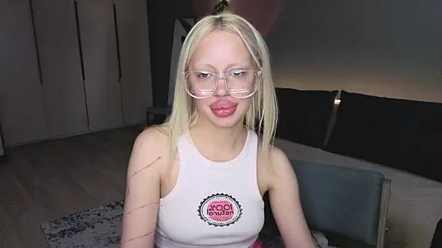 Luna_Beverly Chat XXX in diretta