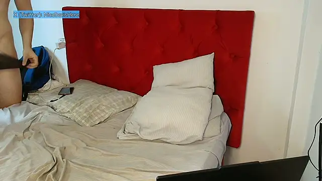 NicoDavisOfficial Chat XXX in diretta