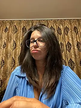 NadiraNoor Chat XXX in diretta