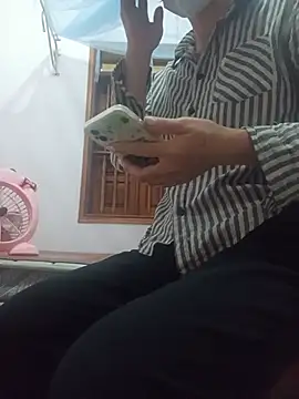 Bong_Hoa 即時 XXX 聊天
