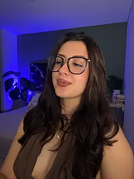 Chat +18 de EmaSaenz ao vivo