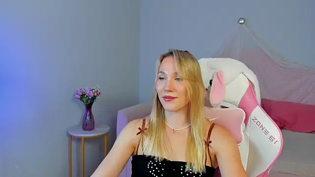ElaraVoltage Chat XXX in diretta