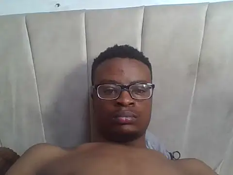 freakyboy255 XXX чат на живо