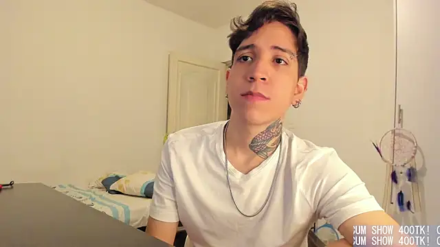 Michael_v77's Live XXX Chat